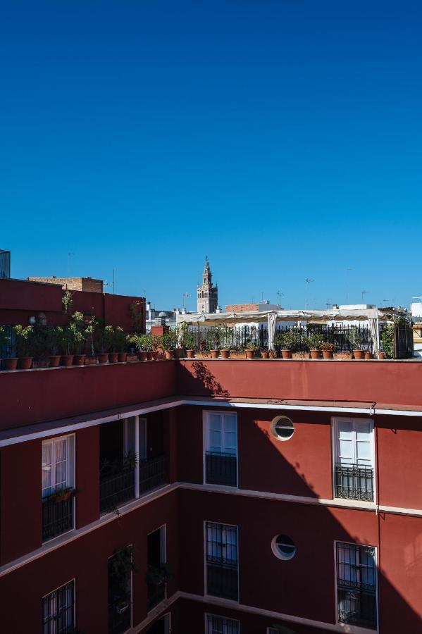 Lirio Suite Apartment - Private Parking Included Seville Ngoại thất bức ảnh