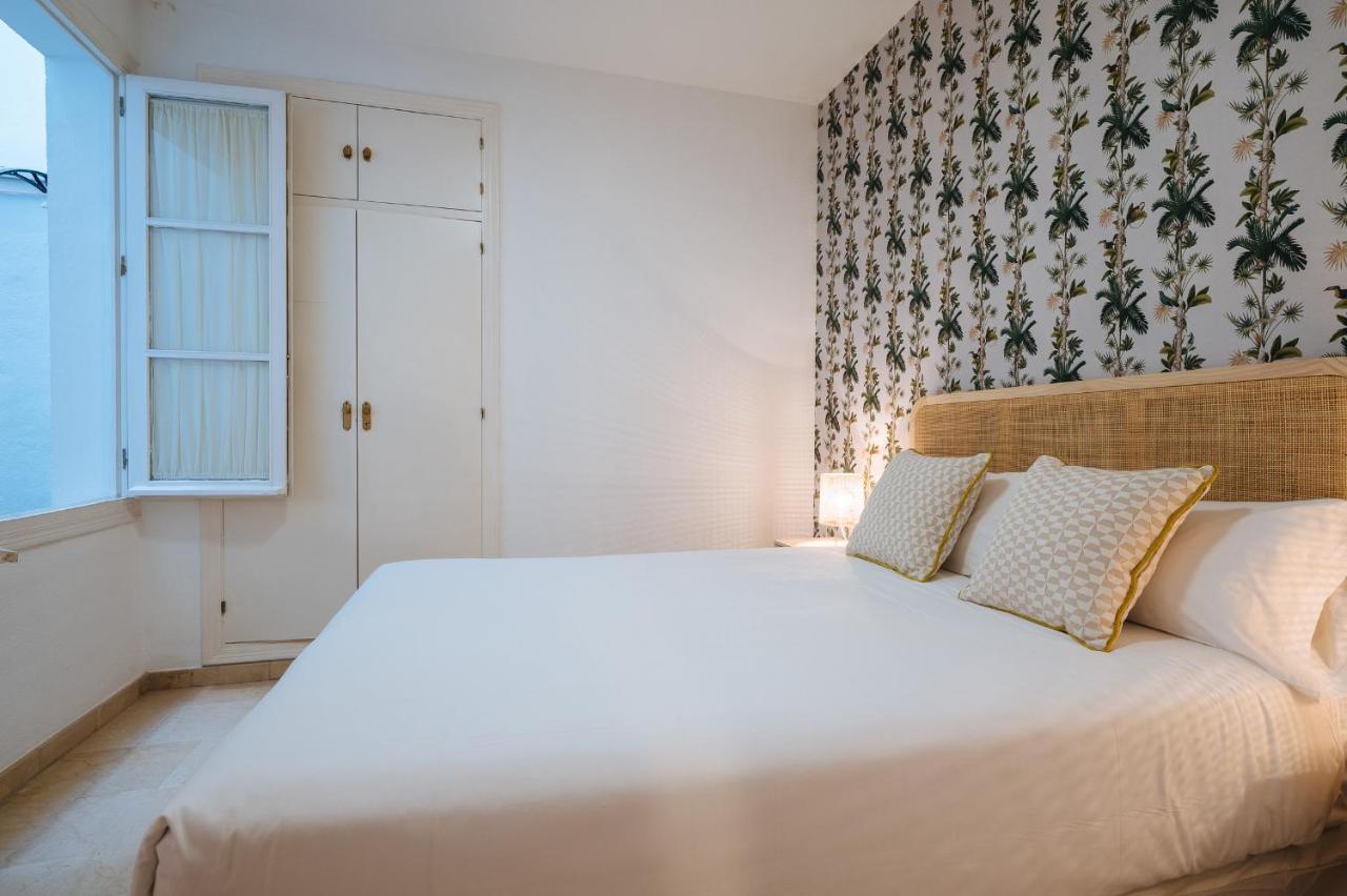 Lirio Suite Apartment - Private Parking Included Seville Ngoại thất bức ảnh
