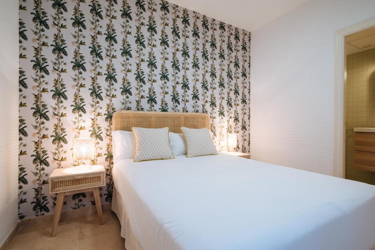 Lirio Suite Apartment - Private Parking Included Seville Ngoại thất bức ảnh