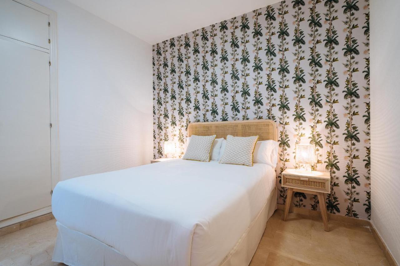 Lirio Suite Apartment - Private Parking Included Seville Ngoại thất bức ảnh