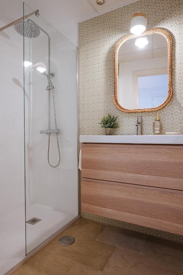 Lirio Suite Apartment - Private Parking Included Seville Ngoại thất bức ảnh