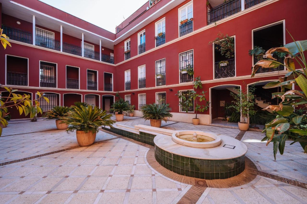 Lirio Suite Apartment - Private Parking Included Seville Ngoại thất bức ảnh