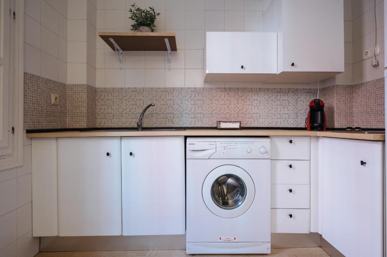Lirio Suite Apartment - Private Parking Included Seville Ngoại thất bức ảnh